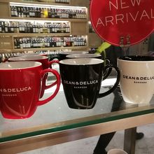 お土産に バンコク限定トートバッグ マグカップ By Momo ディーン アンド デルーカ セントラル エンバシー店 のクチコミ フォートラベル