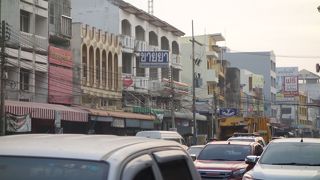 シラチヤエリアの主要ロード