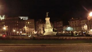 ポルトでもエンリケ王子は人気です