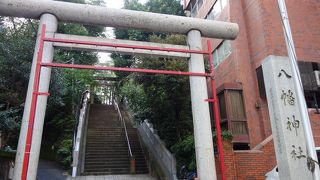 石段がなかなか急です