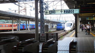 ーロッパの駅を思わせる終着駅です。