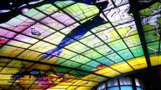 ステンドグラスが美しい