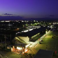 会津若松駅の日没直後の夜景。