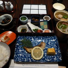 量も十分でした，お代わりもできます