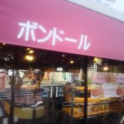 北浦和の駅前の洋菓子の店です