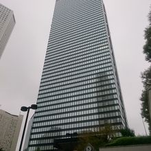 階上に展望台はありません。