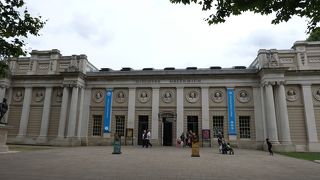 大きなビジターセンター