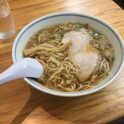 平日なのに耐えない行列 味は‥