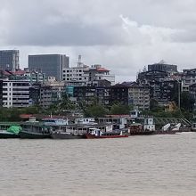 ヤンゴン中心部の風景