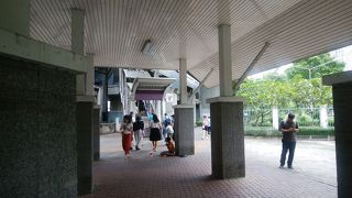 船着場に乗り越え「BTSサパンタクシン」