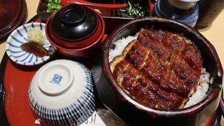 店が広くなっても行列