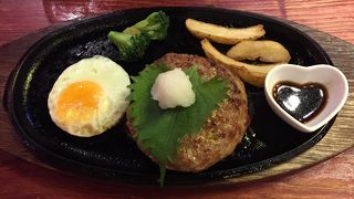 ステーキだけじゃなく、ハンバーグもおいしいです！