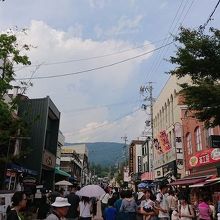 夕方でも人が沢山