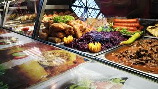 2階はレストラン