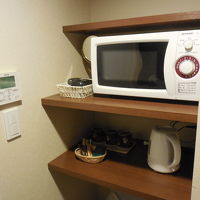 湯沸かしポットのほかにレンジが置いてありました。