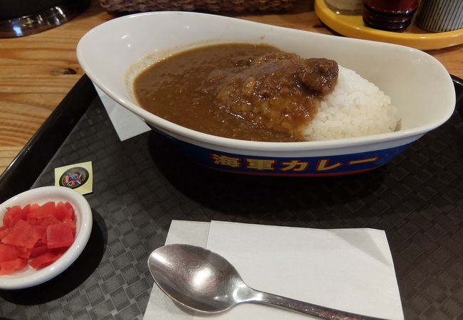 呉駅近くのお店(呉海自カレー提供店)