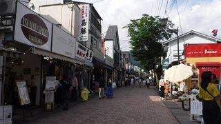 歴史ある旧軽井沢の商店街