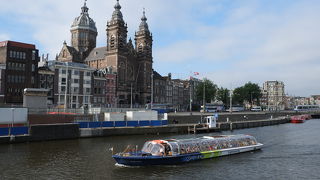 アムステルダム中央駅の目の前