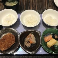 3種の新潟産のお米食べ比べ&タレカツ、のっぺ、ご飯のおとも