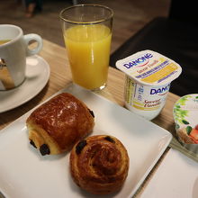 ビジネスラウンジで食べた朝食