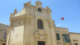 歴史を感じさせる建物でした