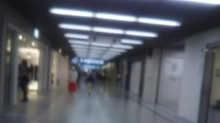 たくさんの店がある川崎の地下街です