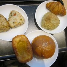 パン・おにぎりの様子