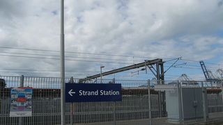 オーバーランダ―の発着するＳtrand駅