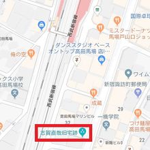 志賀直哉の旧居跡の標識は、点字図書館南の交差点を目印に進む。