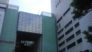 川崎駅前の再開発ビルです　