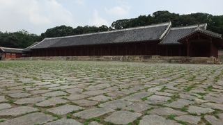 土曜日のみ自由参観が可能です。