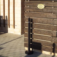 喫煙する場合は1階か13階。こんな灰皿があります。