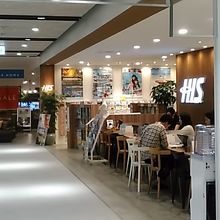 地下一階にはHIS もあります。