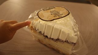 デリコーナーではTED'S Bakeryのパイも買えます