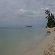 ハイアット前のビーチ