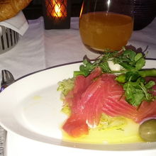 一応通常通りに前食は出てきてくれた。