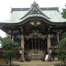 諏訪神社の本殿です。伝統を感じさせる格調の高い本殿です。
