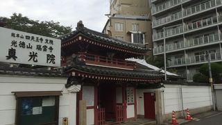 龍宮城のような門