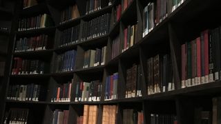 貴重な本ズラリ