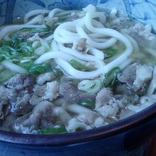 肉うどん、５８０円です。