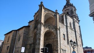 古い教会　ここも内部は非公開で残念