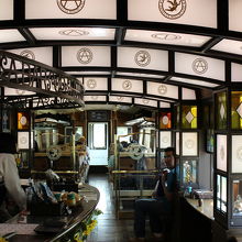 車内にはバーがあり、お酒も注文できます