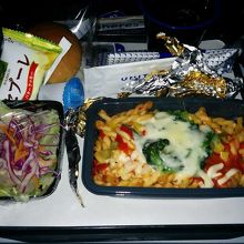 ユナイテッド航空のUA874便の機内食