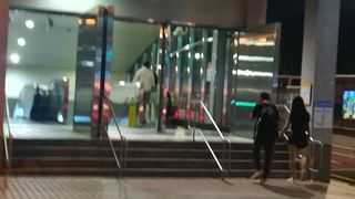 夜市や市場も