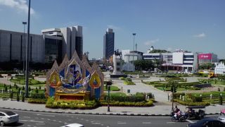 大ロータリーが目印