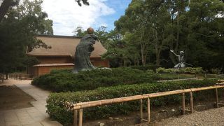 大国主の命の迫力ある銅像