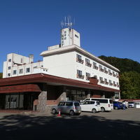 糠平舘観光ホテルの建物です。