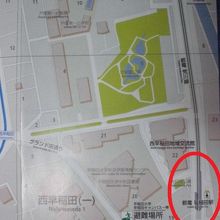 面影橋停留場の隣の駅は、早稲田駅です。早稲田大学の北側です。