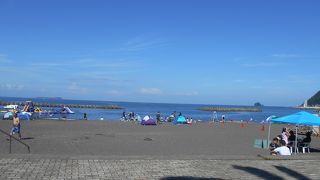 台風直後のオレンジビーチで海水浴。