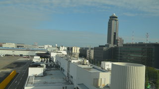 羽田発着の国際便が増えると、どうしても不便に思えます